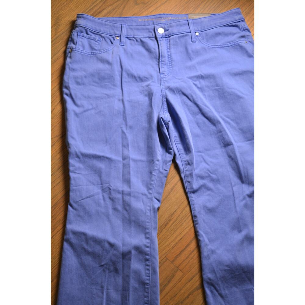 Chico's So Slimming Girlfriend Kick Flare Jeans - SP - Picture 1 of 9